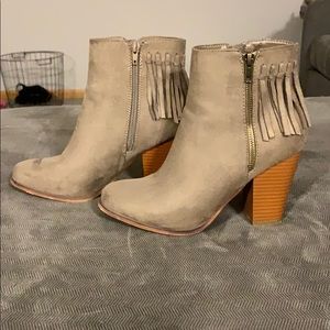 Women’s heel booties